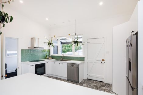 Photo of property in 97 Victoria Avenue, Palmerston North, 4410