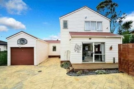 Photo of property in 10 Granville Drive, Massey, Auckland, 0614
