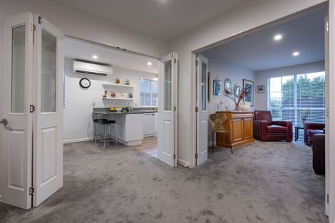 Photo of property in 99 Avonhead Road, Avonhead, Christchurch, 8042