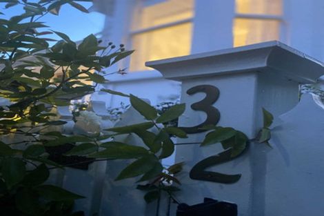 Photo of property in 32 Belt Road, Moturoa, New Plymouth, 4310