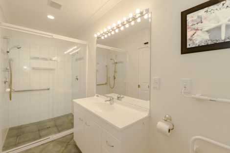 Photo of property in 6 Avion Terrace, Raumati Beach, Paraparaumu, 5032