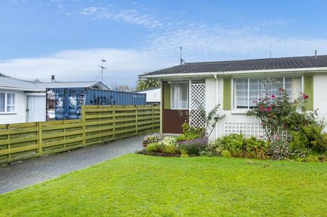 Photo of property in 2/10 Ponderosa Grove, Maoribank, Upper Hutt, 5018