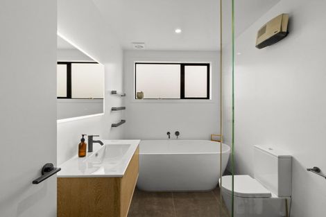 Photo of property in 48 Shepherd Road, Jacks Point, Queenstown, 9371