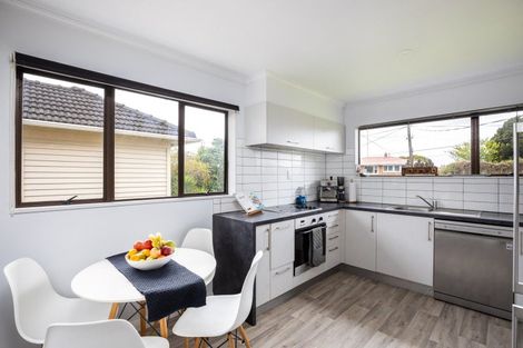 Photo of property in 294 Huatoki Street, Upper Vogeltown, New Plymouth, 4310