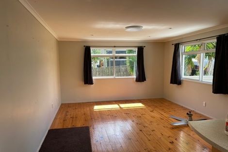 Photo of property in 56 Brian Crescent, Stanmore Bay, Whangaparaoa, 0932