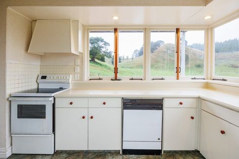 Photo of property in 54/56 Ongo Road, Hunterville, 4730