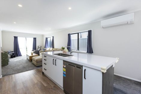 Photo of property in 13 Te Kaeaea Crescent, Wallaceville, Upper Hutt, 5018