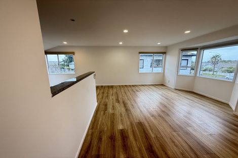 Photo of property in 21 Caribbean Drive, Unsworth Heights, Auckland, 0632