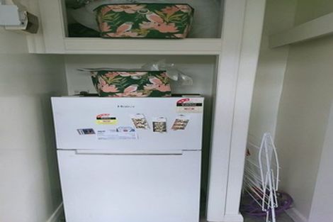 Photo of property in 11 Miles Crescent, Newlands, Wellington, 6037