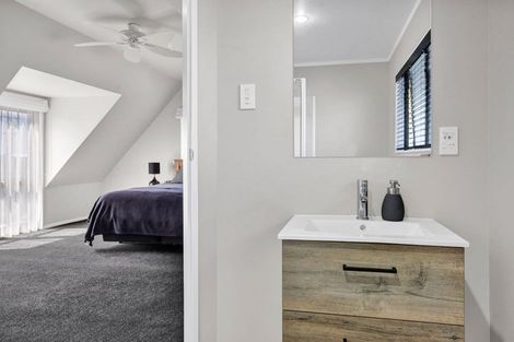 Photo of property in 9 County Drive, Hawera, 4610