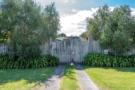 Photo of property in 33 Rauparaha Street, Waikanae Beach, Waikanae, 5036