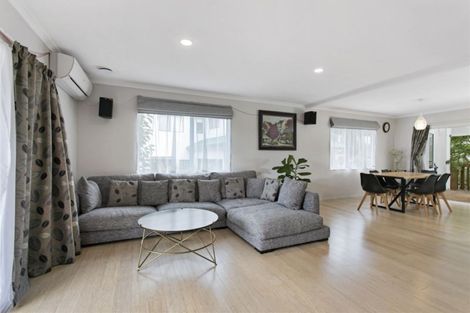 Photo of property in 30 Sturm Avenue, Massey, Auckland, 0614