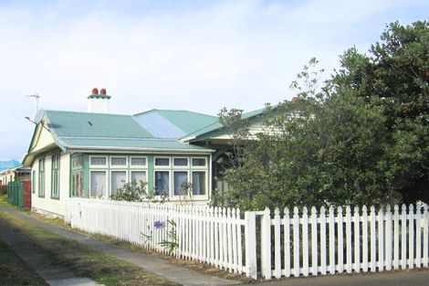 Photo of property in 85 Freyberg Street, Lyall Bay, Wellington, 6022