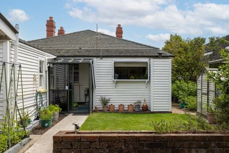 Photo of property in 114 Aikmans Road, Merivale, Christchurch, 8014