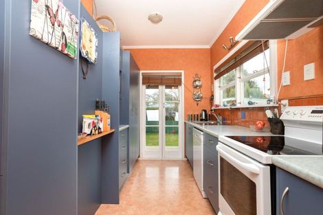 Photo of property in 50 Mcphee Street, Dannevirke, 4930