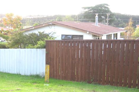 Photo of property in 4 Parrs Cross Road, Henderson, Auckland, 0612