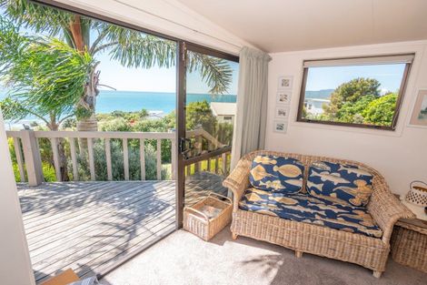 Photo of property in 39 Seaview Road, Cable Bay, 0420