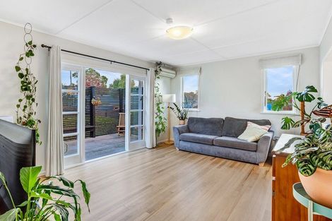 Photo of property in 1/73 Verbena Road, Birkdale, Auckland, 0626