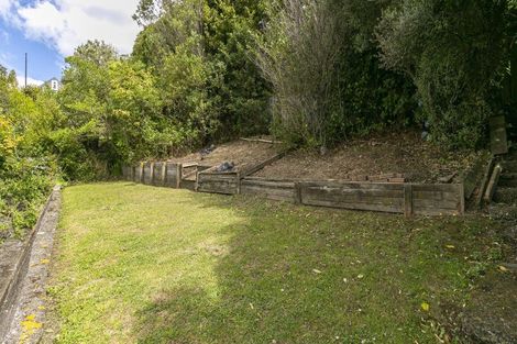 Photo of property in 133 Newlands Road, Newlands, Wellington, 6037