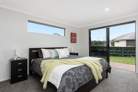 Photo of property in 2 Greystone Place, Omokoroa, 3114