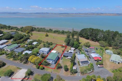 Photo of property in 27 James Mcleod Road, Shelly Beach, South Head, 0874