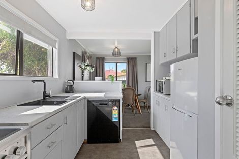 Photo of property in 3 Iris Place, Clendon Park, Auckland, 2103