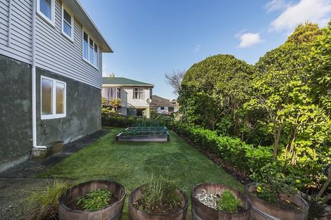 Photo of property in 16 Kereru Bend, Tawa, Wellington, 5028