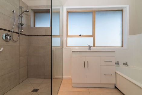 Photo of property in 16 Grayson Avenue, Mangakakahi, Rotorua, 3015