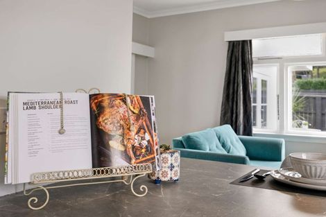 Photo of property in 64 Great North Road, Saint Johns Hill, Whanganui, 4500