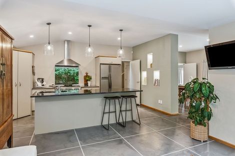 Photo of property in 3 Southleigh, Raumati South, Paraparaumu, 5032