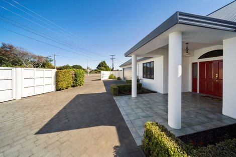 Photo of property in 45 Camberwell Road, Hawera, 4610