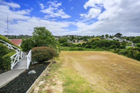 Photo of property in 1/19 Romulus Place, Totara Vale, Auckland, 0629