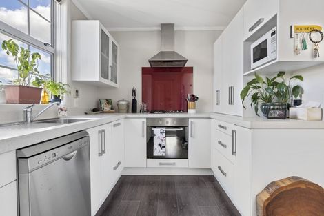 Photo of property in 37 Essex Street, Vogeltown, New Plymouth, 4310