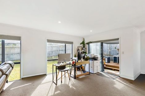 Photo of property in 12 Roy Maloney Drive, Henderson, Auckland, 0612