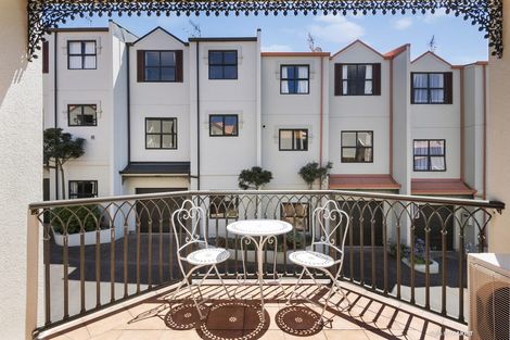 Photo of property in 83c Hill Street, Thorndon, Wellington, 6011