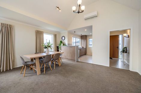 Photo of property in 1 Yeats Grove, Trentham, Upper Hutt, 5018