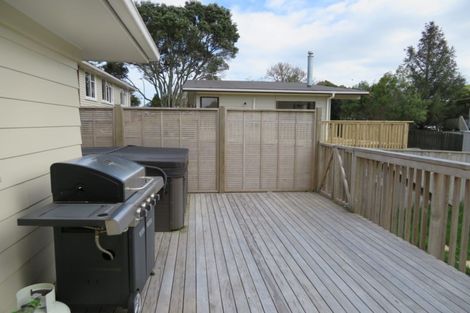 Photo of property in 4 Glastron Place, Bayview, Auckland, 0629