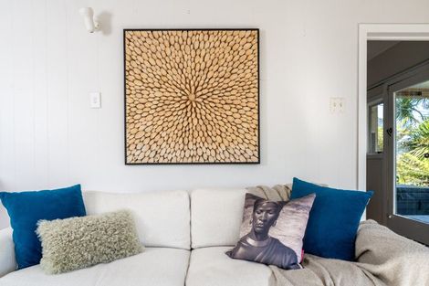 Photo of property in 8a Government Road, Raglan, 3225