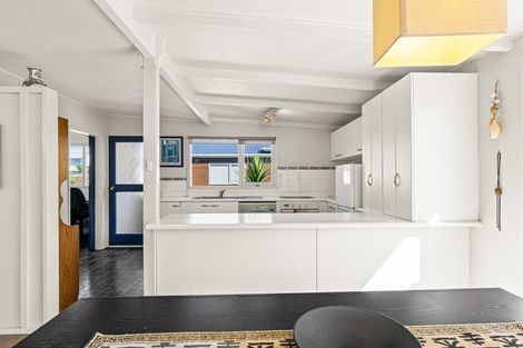 Photo of property in 1/1 Jeanette Place, Mairangi Bay, Auckland, 0630