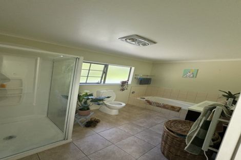 Photo of property in 36b Tamworth Crescent, Newlands, Wellington, 6037