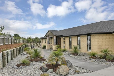 Photo of property in 13 Oak Valley Road, Dairy Flat, Albany, 0792