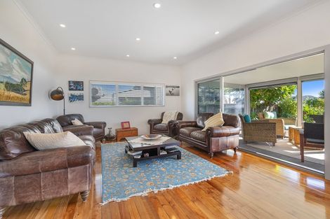 Photo of property in 243 One Tree Point Road, One Tree Point, 0118