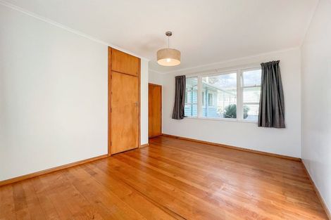 Photo of property in 8 Sherwood Avenue, Te Atatu South, Auckland, 0610