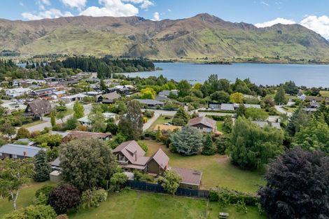 Photo of property in 197 Beacon Point Road, Wanaka, 9305