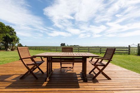 Photo of property in 787 Main North Road, Motunui, Waitara, 4383