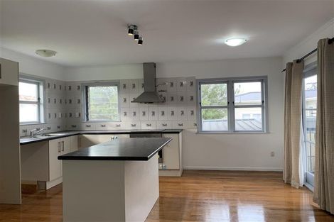 Photo of property in 22 Hobsonville Road, West Harbour, Auckland, 0618