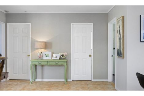 Photo of property in 11 Dawn Place, Waiuku, 2123