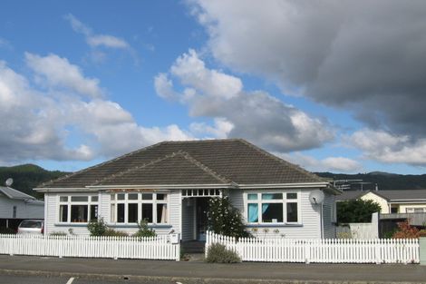 Photo of property in 24 Granville Street, Silverstream, Upper Hutt, 5019