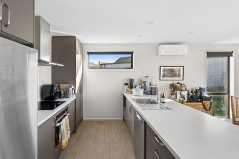 Photo of property in 5 Mount Creighton Crescent, Wanaka, 9305