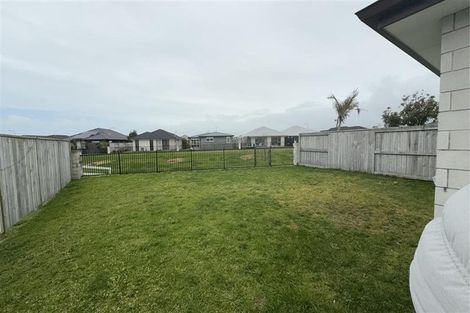 Photo of property in 73 Te Kio Crescent, Papamoa Beach, Papamoa, 3118